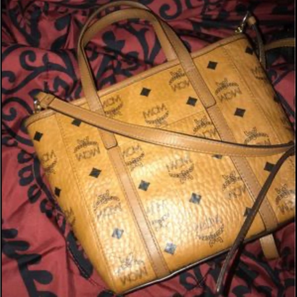 Mcm Hand/cross over bag - Picture 2 of 3